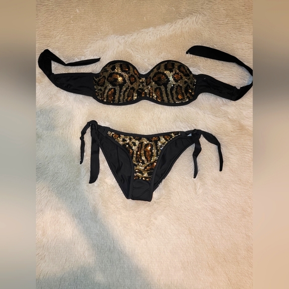 Venus 2 Piece Swimsuit -Top Size 32A -Bottoms Size 2  -Sequin Animal Print- NWOT - Picture 2 of 14
